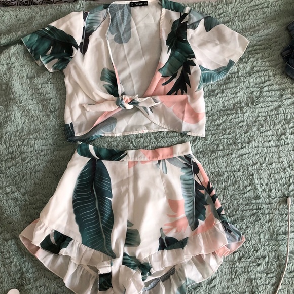 SHEIN Tops - Super cute two piece set